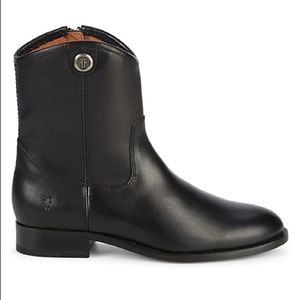 Frye Melissa Button Short in Black